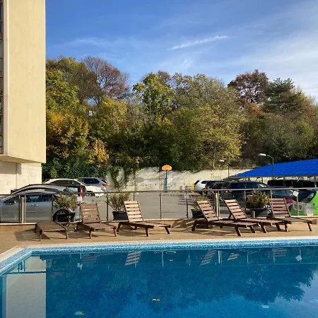 아파트 Botanica Prime